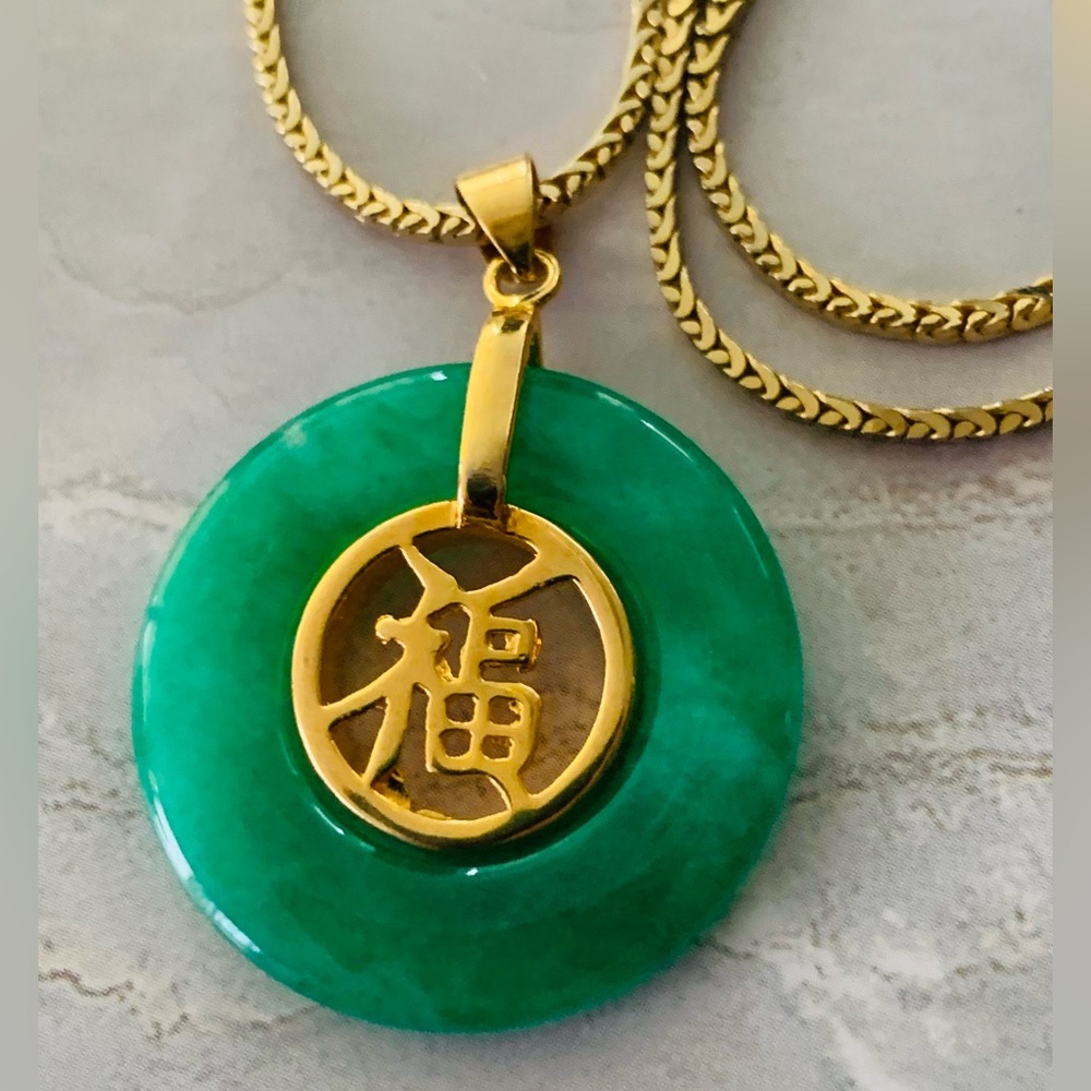 Green Jade Donut Pendant Good Luck Vintage Gold Plated Necklace